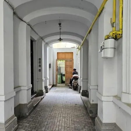 Heart Of Center 4br 2bath Daire Bükreş