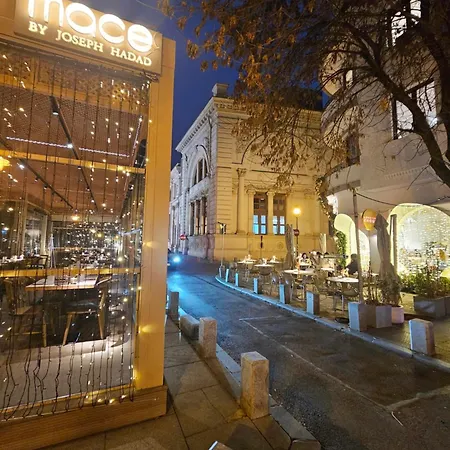 Heart Of Center 4br 2bath Bükreş