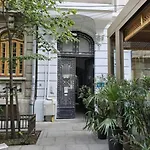 아파트 Heart Of Center 4br 2bath