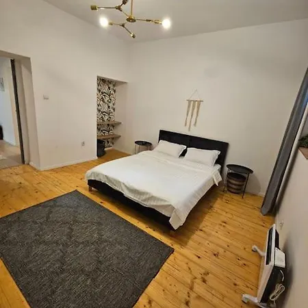 Heart Of Center 4br 2bath 10 Pers *