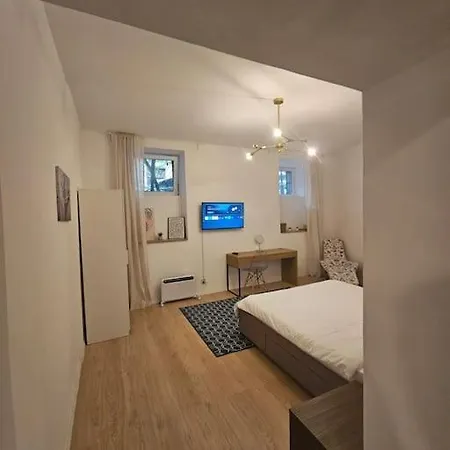 Heart Of Center 4br 2bath 10 Pers *