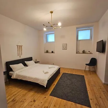 Heart Of Center 4br 2bath 10 Pers Bucureşti