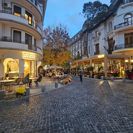 Heart Of Center 4br 2bath 10 Pers Apartament