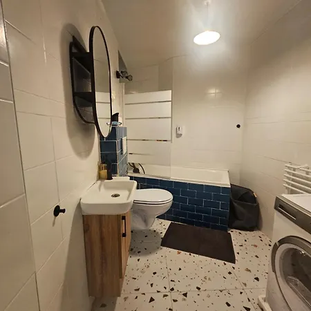 Heart Of Center 4br 2bath * Bukareszt