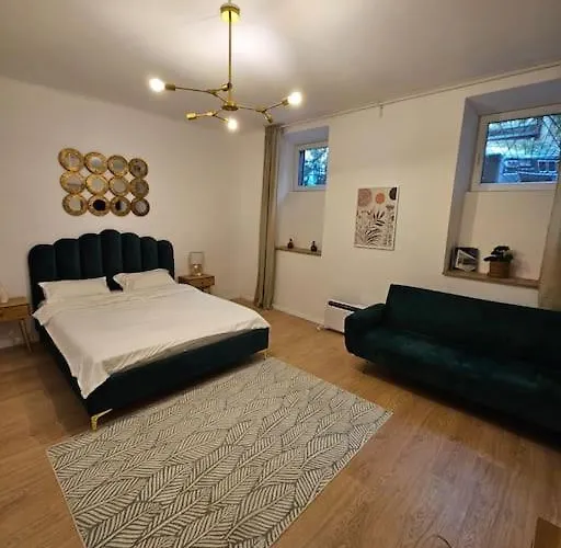 Heart Of Center 4br 2bath Apartmán Bukurešť