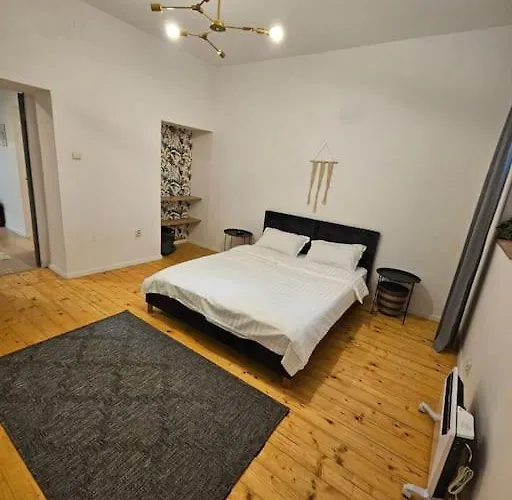 Heart Of Center 4br 2bath *