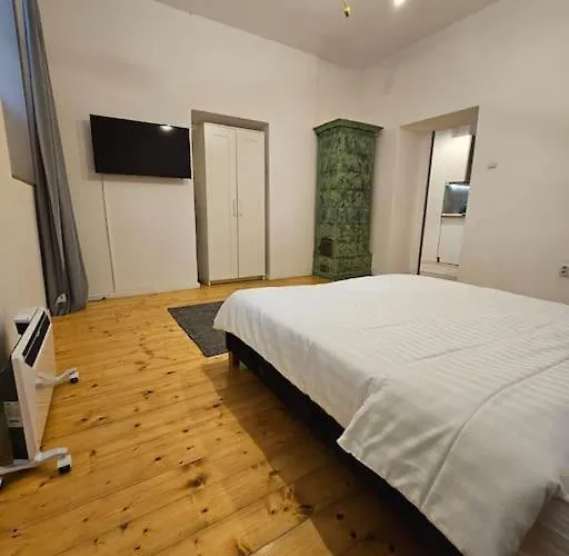 Heart Of Center 4br 2bath