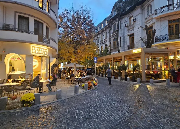 Heart Of Center 4br 2bath Lägenhet