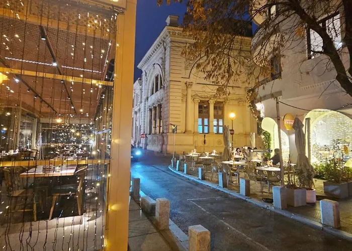 Heart Of Center 4br 2bath Bukarest