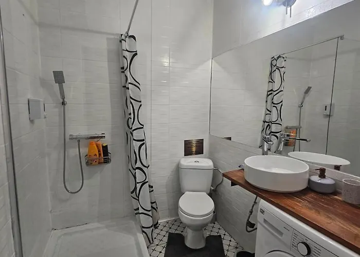 Апартаменти Heart Of Center 4br 2bath Бухарест