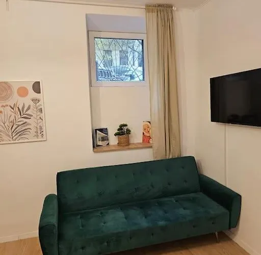 Heart Of Center 4br 2bath Διαμέρισμα *