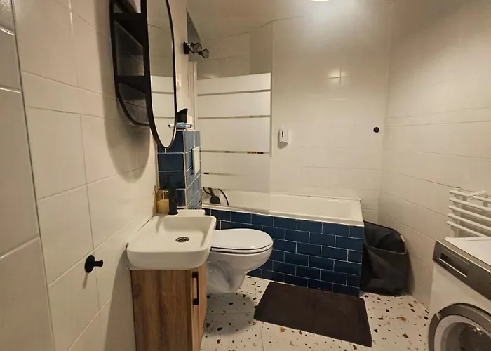 Heart Of Center 4br 2bath * Βουκουρέστι